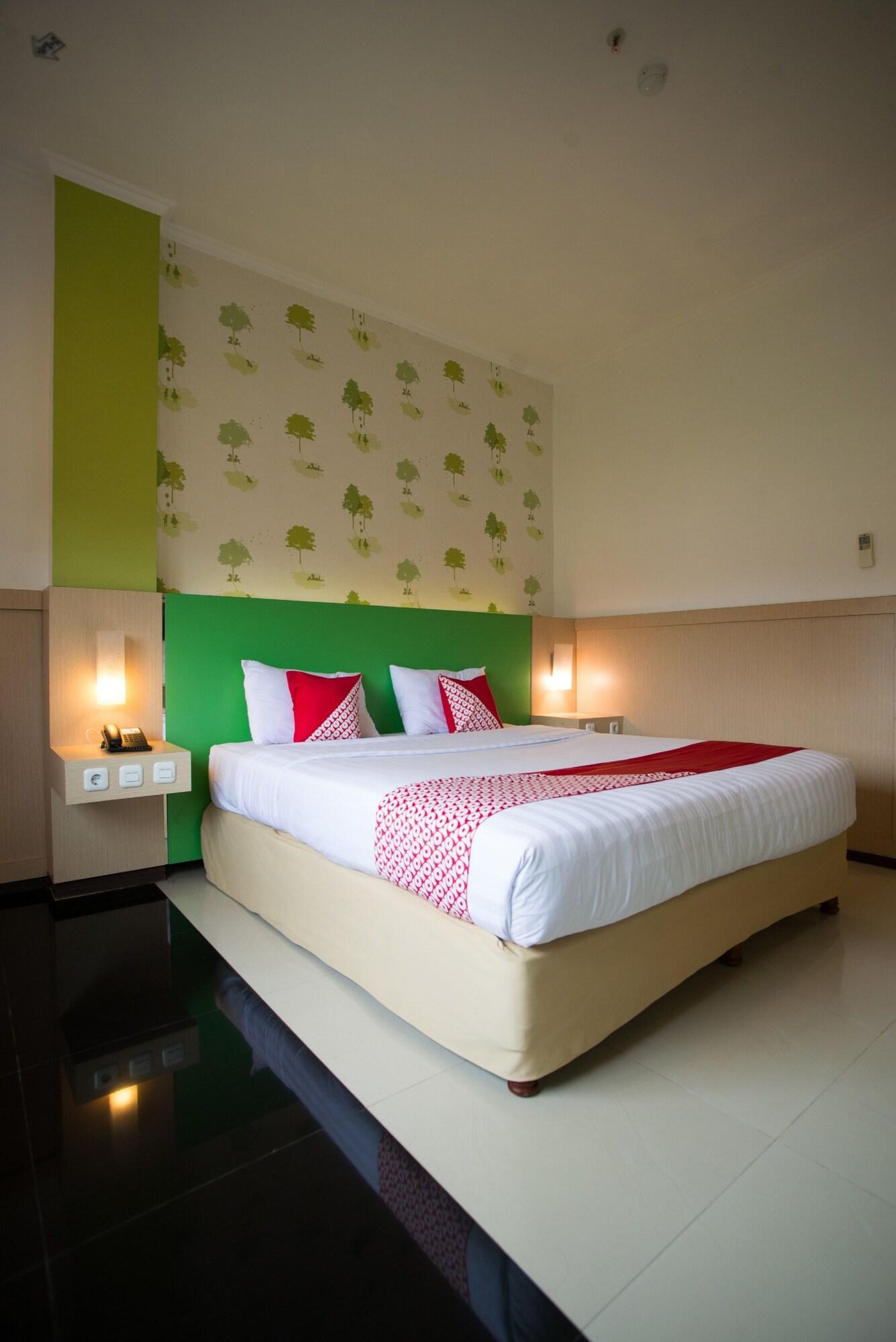 Royal Park Hotel Samarinda Exterior photo