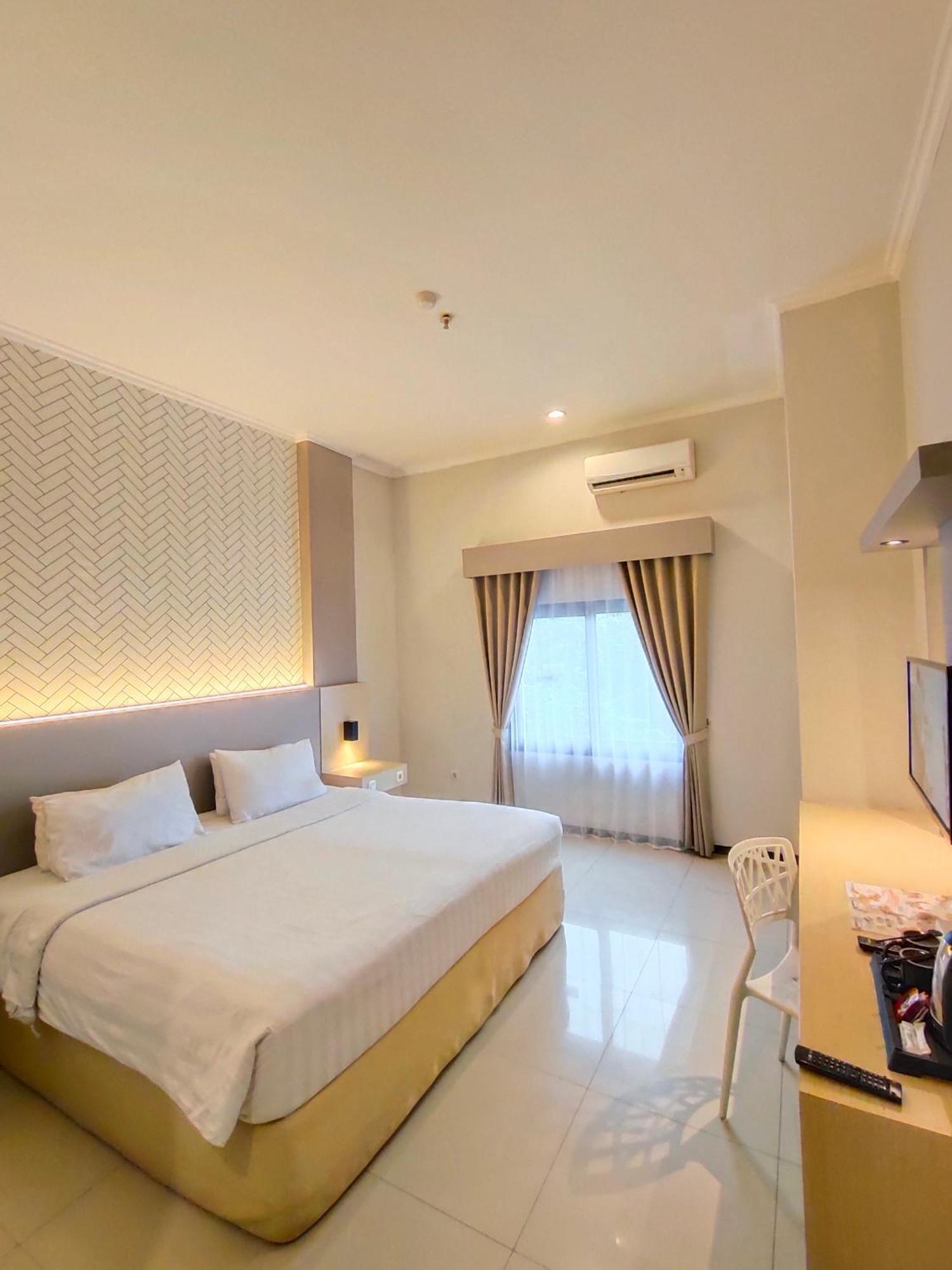 Royal Park Hotel Samarinda Exterior photo