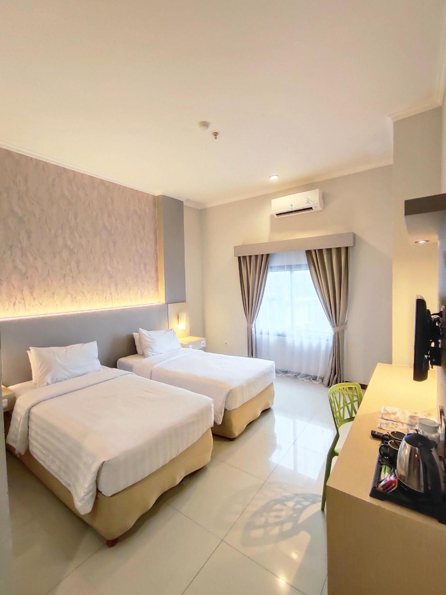Royal Park Hotel Samarinda Exterior photo